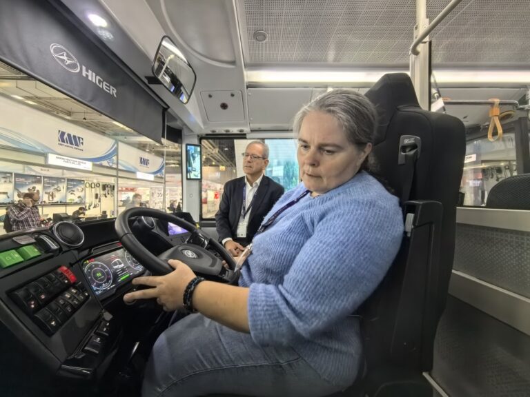 Electric bus