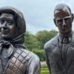 statue