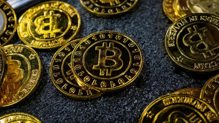 2023-05-19t230325z-327283241-rc2l11a1v45s-rtrmadp-3-usa-bitcoin-copy